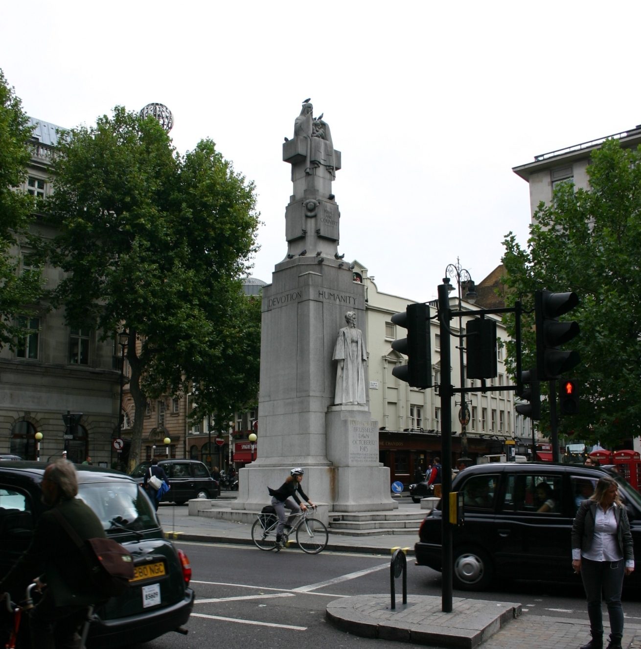 Edith%20Cavell%20monument%2C%20London%20-%2001.JPG